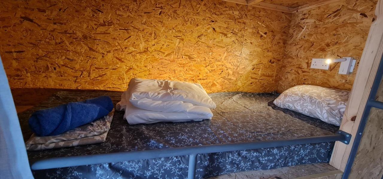 Bee Hostel Paphos מראה חיצוני תמונה