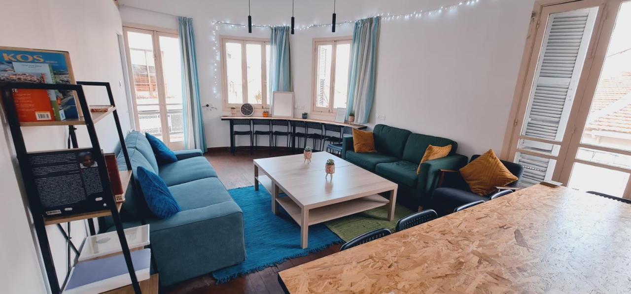 Bee Hostel Paphos מראה חיצוני תמונה
