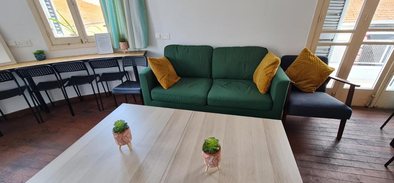 Bee Hostel Paphos מראה חיצוני תמונה