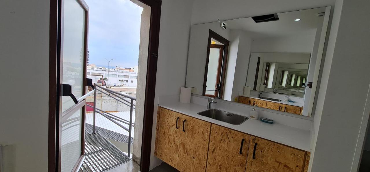 Bee Hostel Paphos מראה חיצוני תמונה