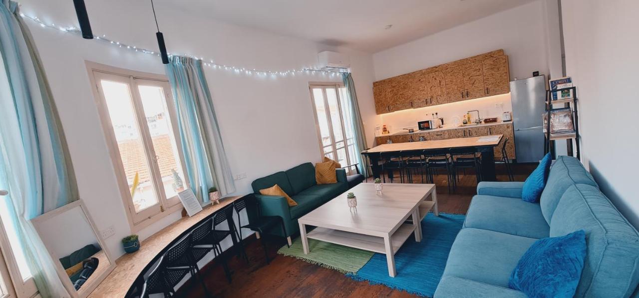 Bee Hostel Paphos מראה חיצוני תמונה