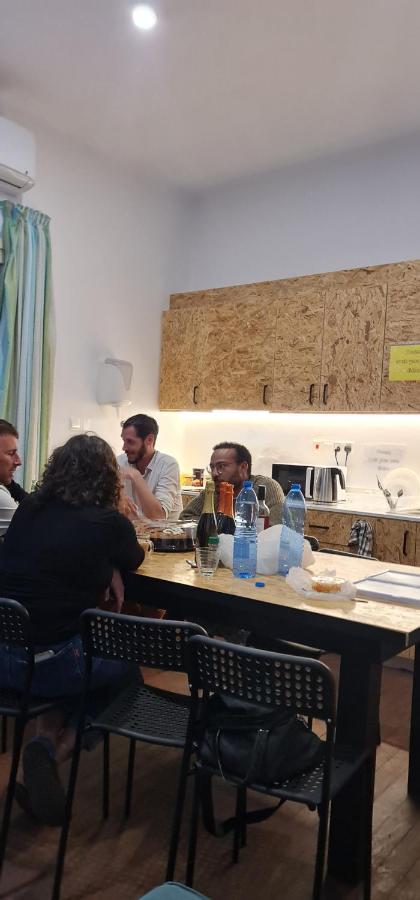 Bee Hostel Paphos מראה חיצוני תמונה