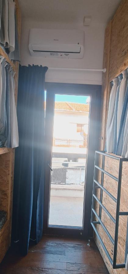 Bee Hostel Paphos מראה חיצוני תמונה